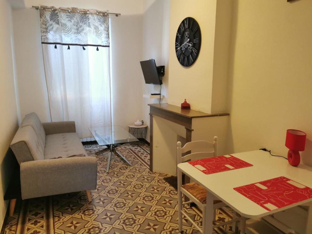 Petit Appart Entier Au Coeur Des Remparts - Netfix Et Connection Fibre Gratuits Carpentras Eksteriør bilde